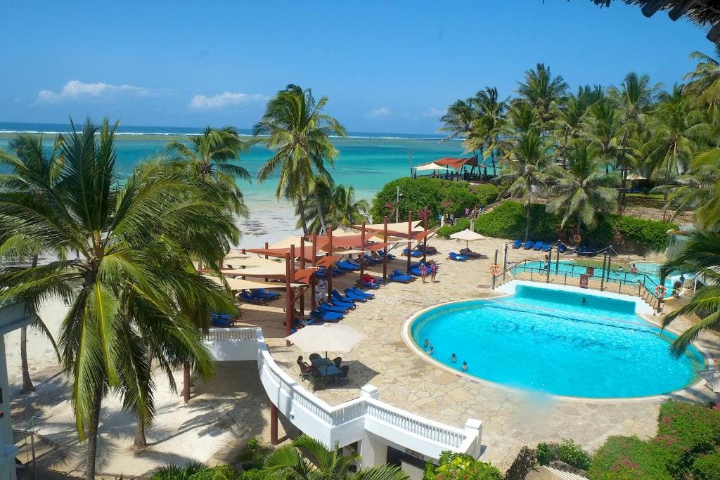 Voyager Beach Resort on Nyali Beach Mombasa — Mombasa beach holiday rates